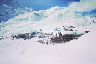 Mountain restaurants next to a ski piste