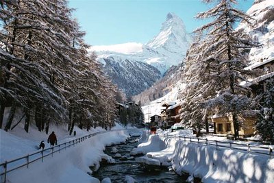 View over a river with the Matterhorn in the background